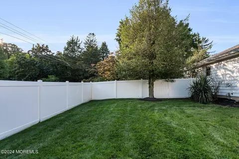 28 Crescent Pl, Matawan, NJ 07747 photo 41