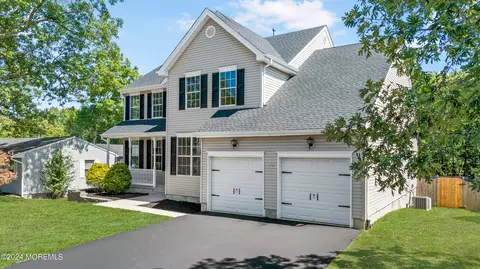 35 Nautilus Dr, Barnegat, NJ 08005