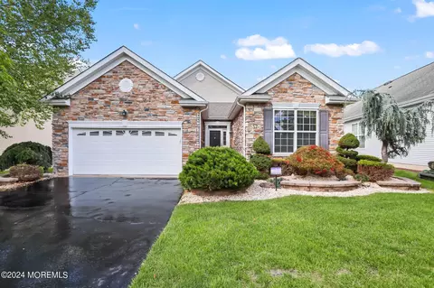 57 Whirlaway Rd, Manalapan, NJ 07726