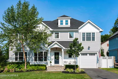 27 Center St, Rumson, NJ 07760