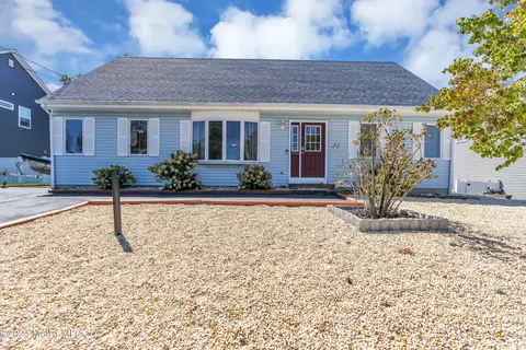 163 Bowline Rd, Manahawkin, NJ 08050