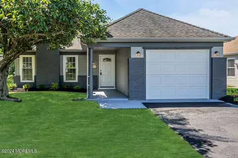 17 Frilham Ln, Manchester, NJ 08759