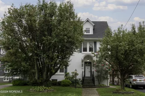 76 Maple Pl, Keyport, NJ 07735