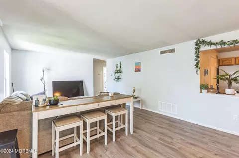709 Zlotkin Cir #7, Freehold, NJ 07728