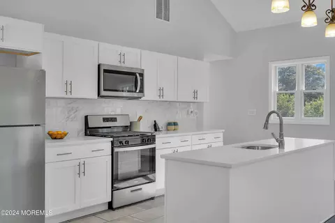 Kitchen - 23 Dock Ave, Waretown, NJ 08758 photo 3 of 4