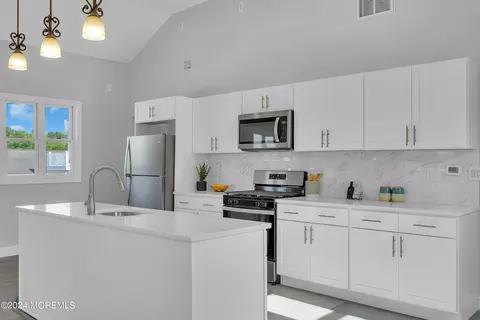 Kitchen - 23 Dock Ave, Waretown, NJ 08758 photo 4 of 4