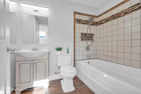 Bath - 23 Dock Ave, Waretown, NJ 08758 photo 3 of 5