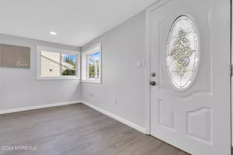 Entry Way - 23 Dock Ave, Waretown, NJ 08758 photo 1 of 10