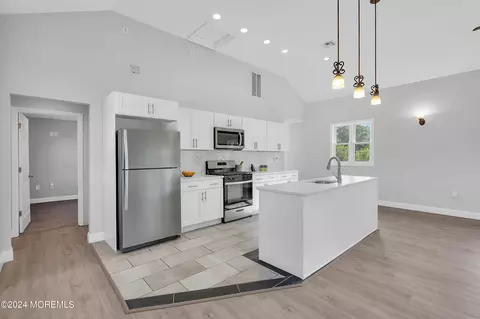 Kitchen - 23 Dock Ave, Waretown, NJ 08758 photo 2 of 4