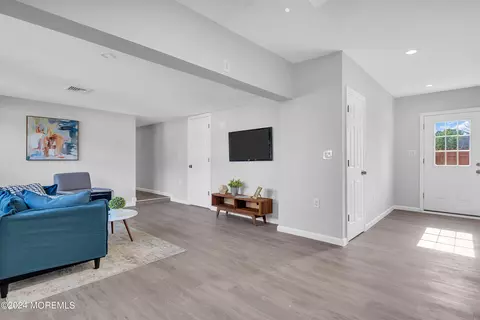 Entry Way - 23 Dock Ave, Waretown, NJ 08758 photo 4 of 10