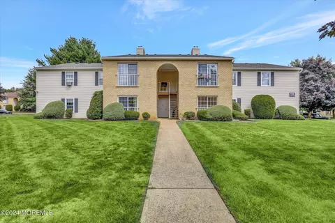 709 Zlotkin Cir #1, Freehold, NJ 07728