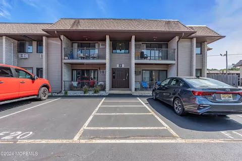 330 Shore Dr #F-13, Highlands, NJ 07732