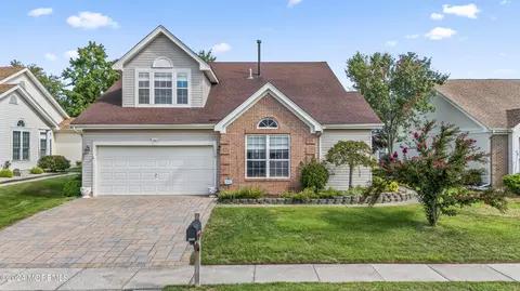 163 Sylvan Lake Blvd, Bayville, NJ 08721