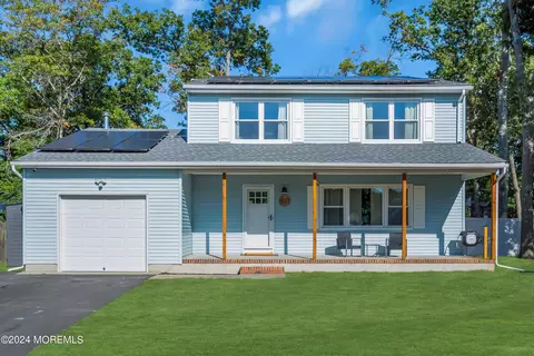 1227 Echo Pl, Toms River, NJ 08755