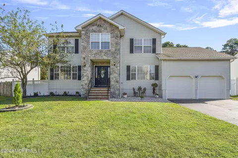 56 Deborah Ln, Howell, NJ 07731