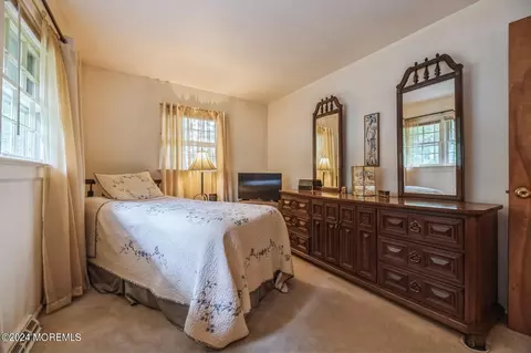 Bedroom - 129 Cottrell Rd, Matawan, NJ 07747 photo 3 of 4