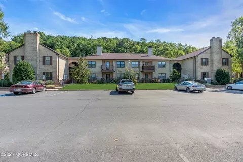 416 Wellington Pl, Aberdeen, NJ 07747
