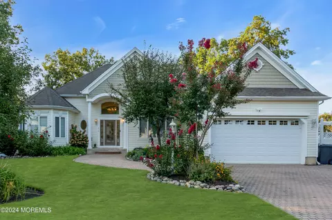 272 Clipper Rd, Manahawkin, NJ 08050