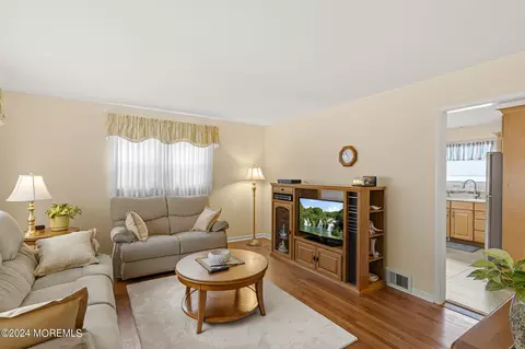 165 Walter Rd, Brick, NJ 08724 photo 2