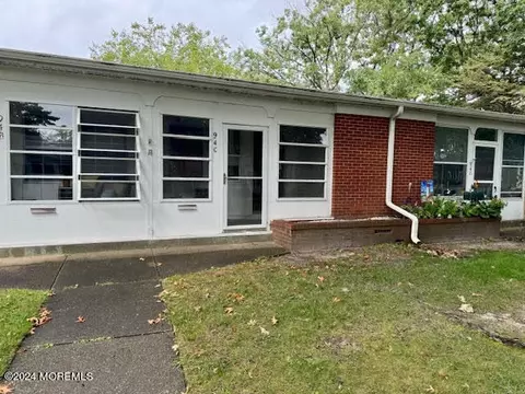 94 Edinburgh Ln # C, Lakewood, NJ 08701