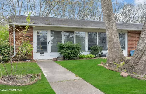 474 Thornbury Ct #A, Lakewood, NJ 08701