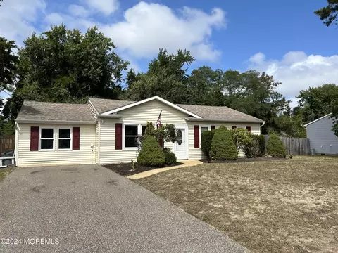406 Sinclair Ave, Lanoka Harbor, NJ 08734
