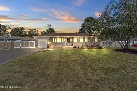 1057 Savannah St, Toms River, NJ 08753