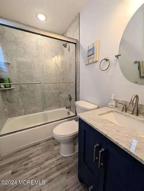 Bath - 32 E Surf Way, Lavallette, NJ 08735 photo 2 of 3