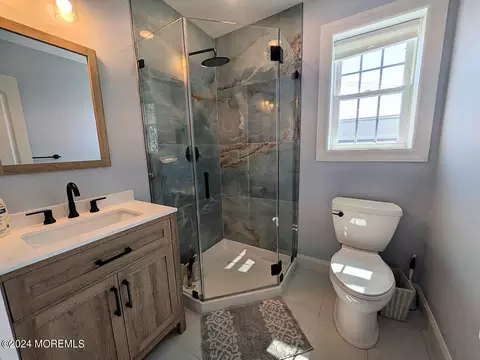Bath - 32 E Surf Way, Lavallette, NJ 08735 photo 1 of 3