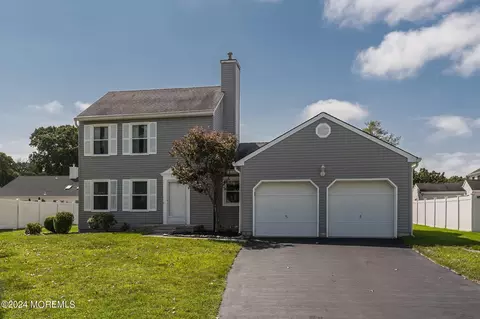 1265 Beauchamps Pl, Toms River, NJ 08753
