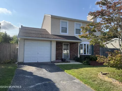 21 Windward Dr, Barnegat, NJ 08005