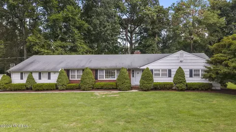 7 Green Hill Rd, Colts Neck, NJ 07722