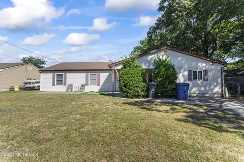 1240 Bewick St, Toms River, NJ 08753