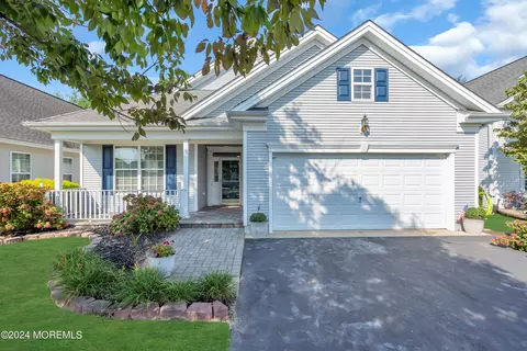 70 Marlow Dr, Jackson, NJ 08527