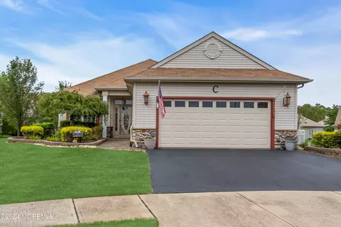 13 Loire Ct, Manchester, NJ 08759