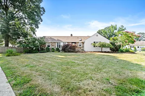 246 W Fourth St, Florence, NJ 08518
