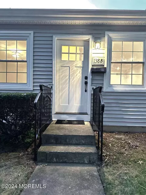 138 Wein Market #B, Freehold, NJ 07728