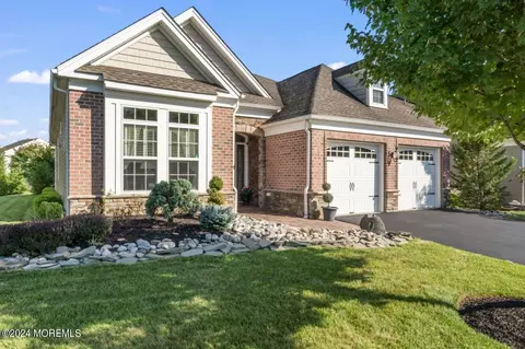 343 Dorn Dr, Shrewsbury, NJ 07702