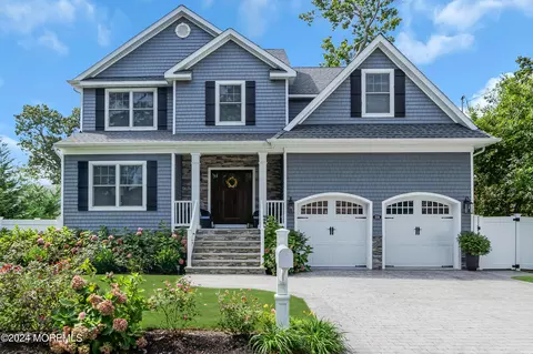 239 River Edge Dr, Point Pleasant, NJ 08742