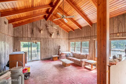 97 Taylor Ln, Barnegat, NJ 08005