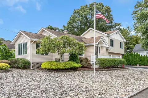 235 Genes Dr, Toms River, NJ 08753