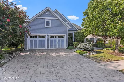 17 Iselin Ln, Oceanport, NJ 07757