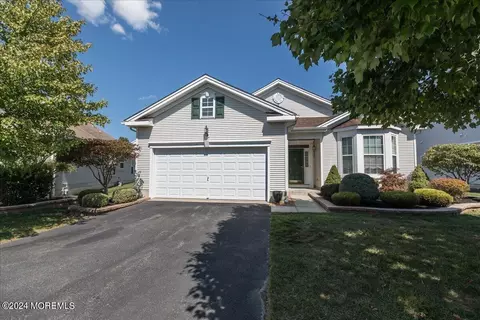 10 Mountain Stream Ct, Barnegat, NJ 08005