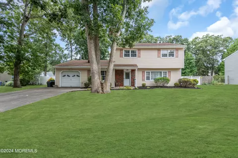 18 Easy St, Lanoka Harbor, NJ 08734