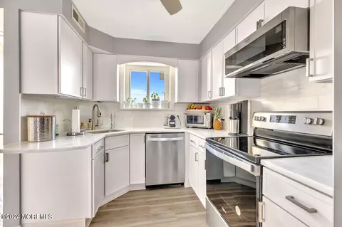 51 Hiering Ave #B9, Seaside Heights, NJ 08751