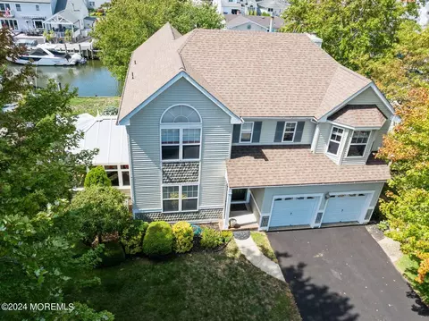 28 Meadow Point Dr, Brick, NJ 08723