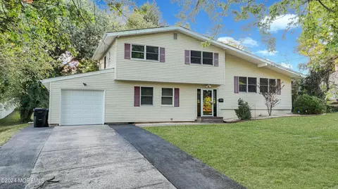 28 Ryders Ln, East Brunswick, NJ 08816