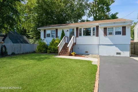62 Capri Dr, Brick, NJ 08723