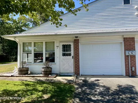 146 Azalea Dr #A, Whiting, NJ 08759