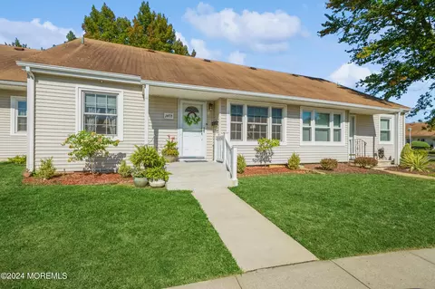 147 Cours De Pasteur # B, Freehold, NJ 07728